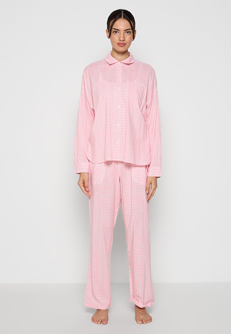 DKNY Loungewear Pyjama Media 1