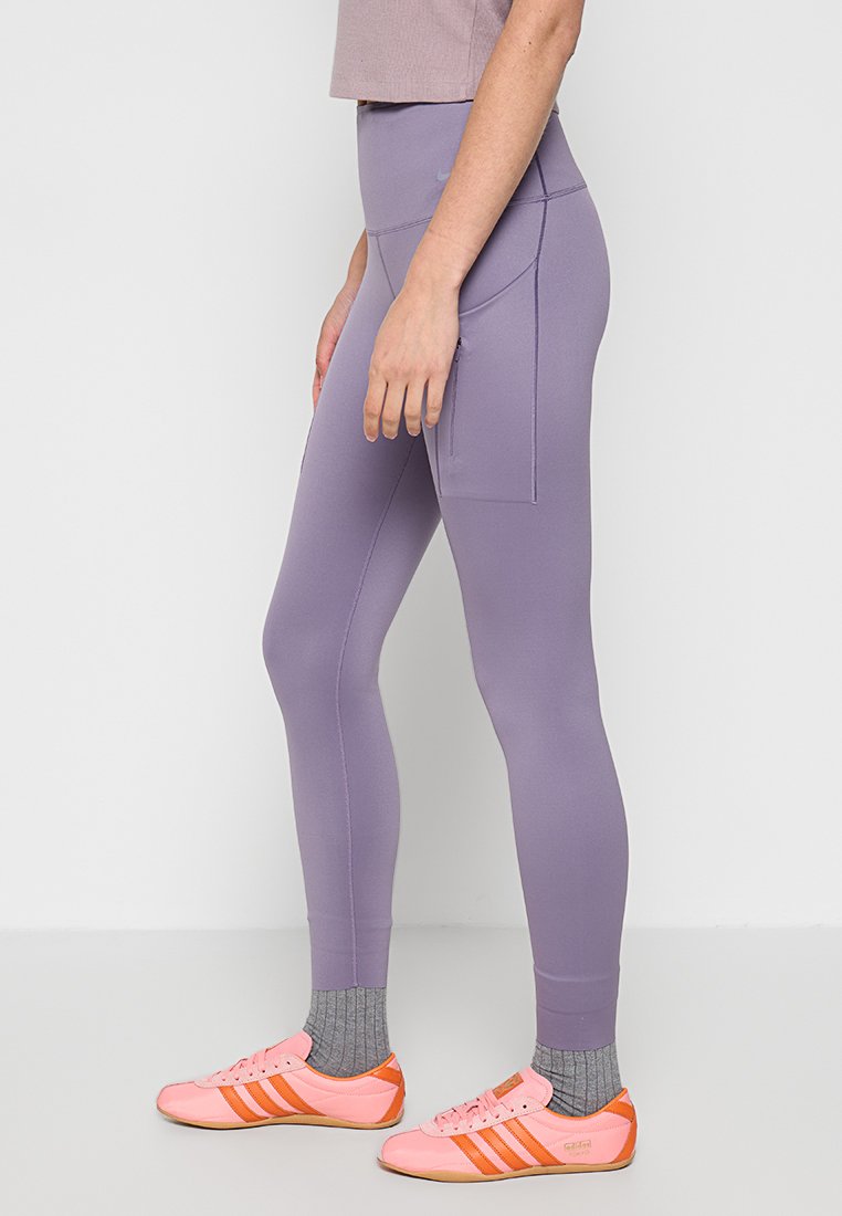 Nike Performance