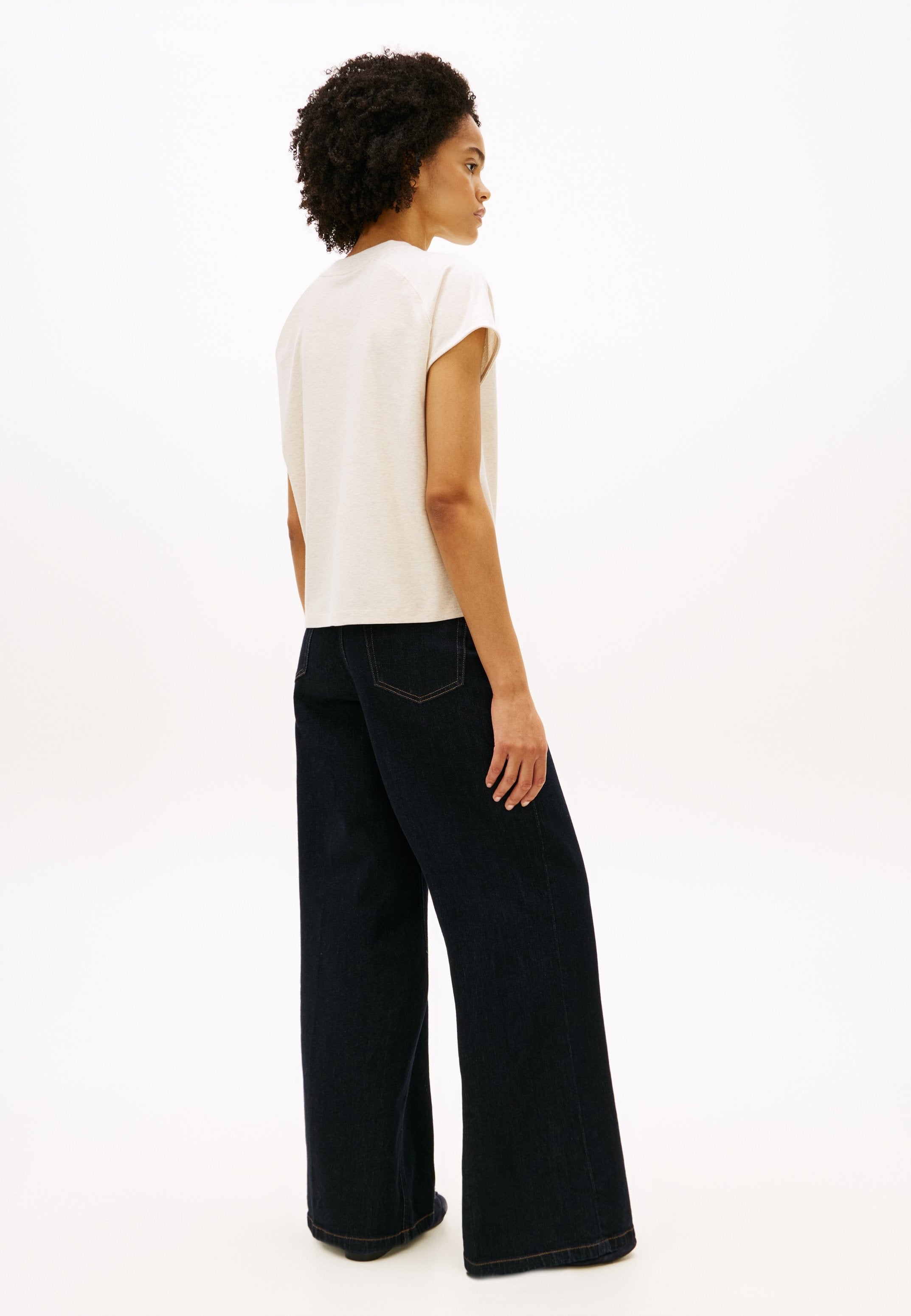 LOGO CAP SLEEVE RELAXED T-SHIRT Media 4