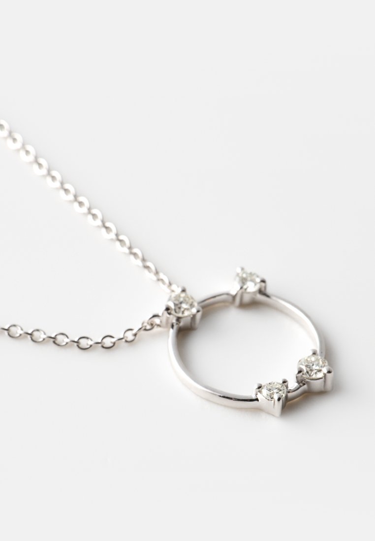 Diamant Exquis 0.14 CT DIAMOND