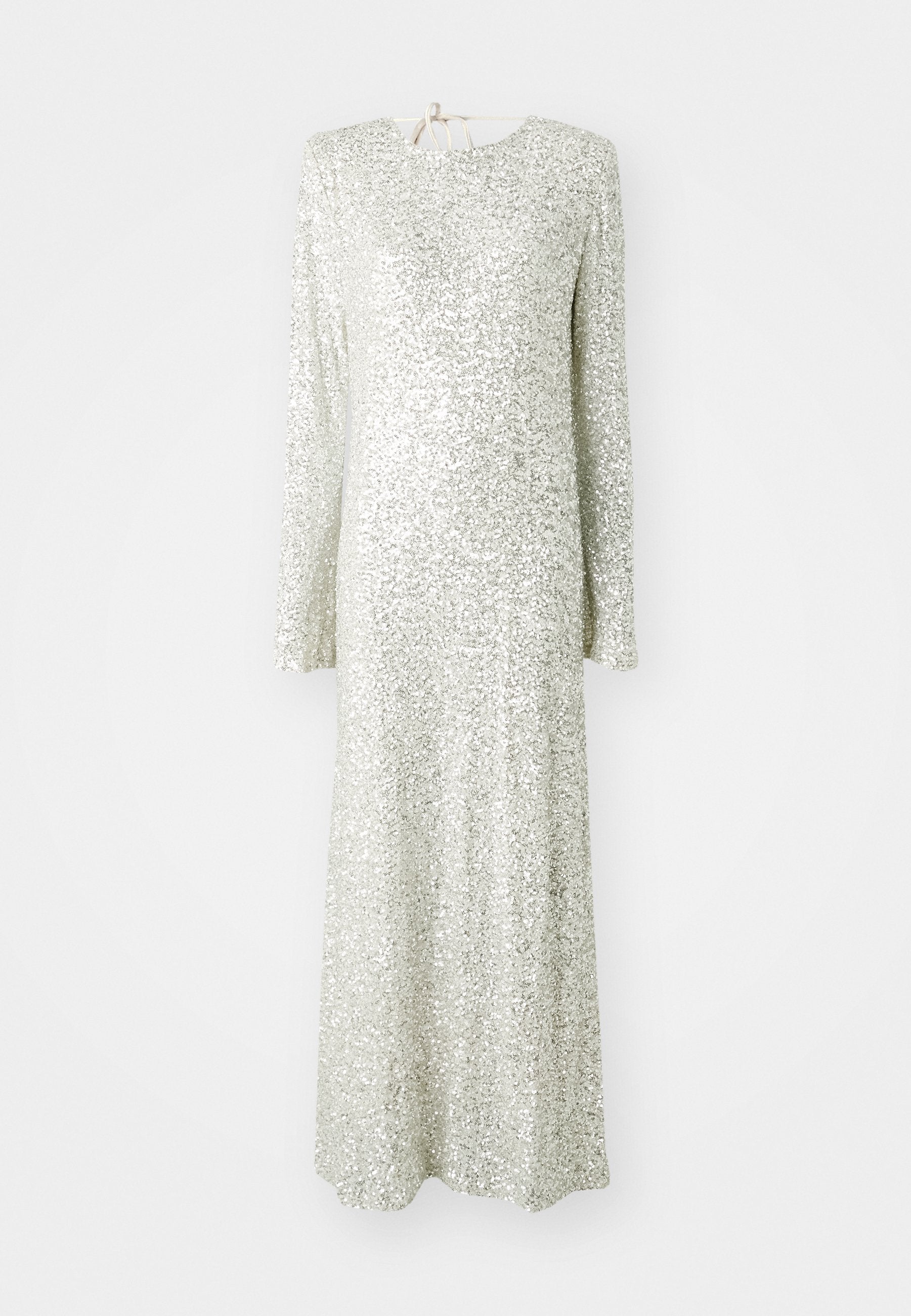 Langärmliges, bodenlanges Kleid aus glänzenden silbernen Pailletten, mit Rundhalsausschnitt und einer Bindeschnur hinten.