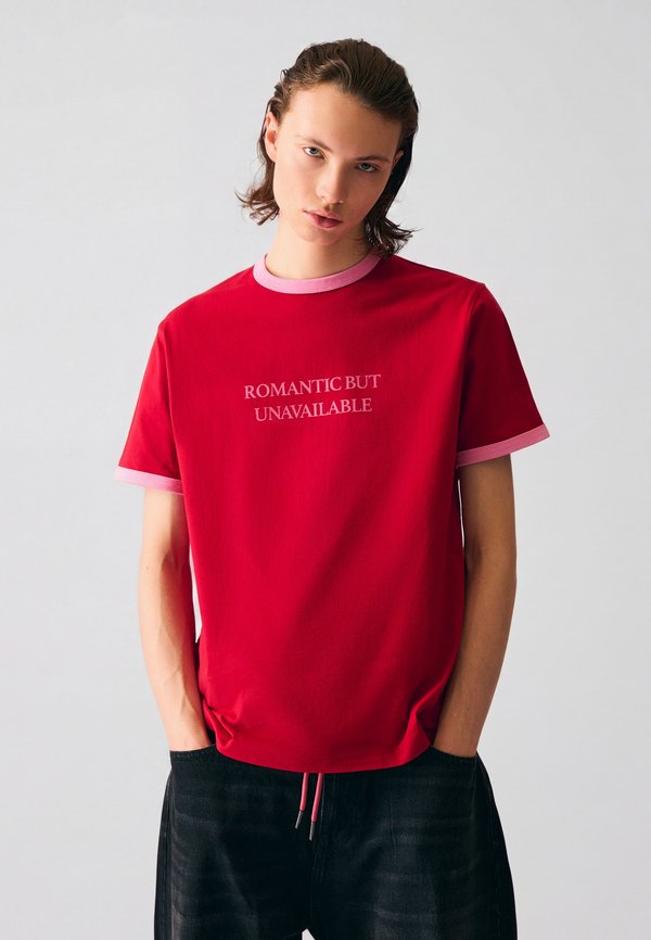 Bershka SHORT SLEEVE WITH CONTRAST - Print T-shirt - red