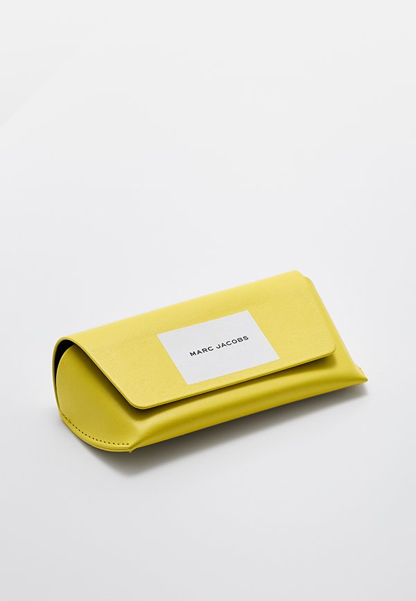 MARC JACOBS
