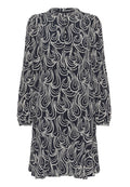 Marineblaues Kleid mit langen Ärmeln, hohem Ausschnitt und weißen wirbelnden Mustern. Leichter Stoff mit lockerer Passform und gerafftem Saum.