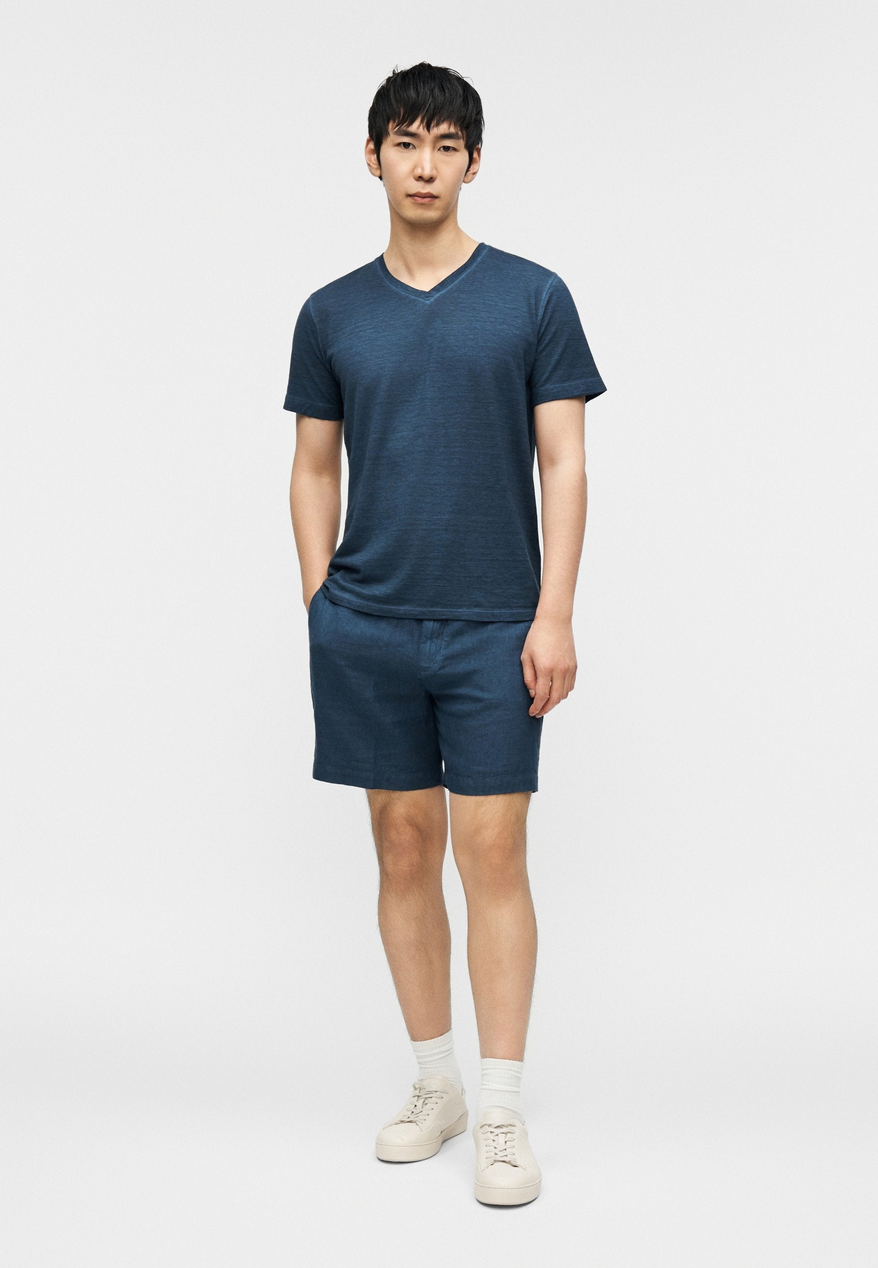120% Lino V NECK