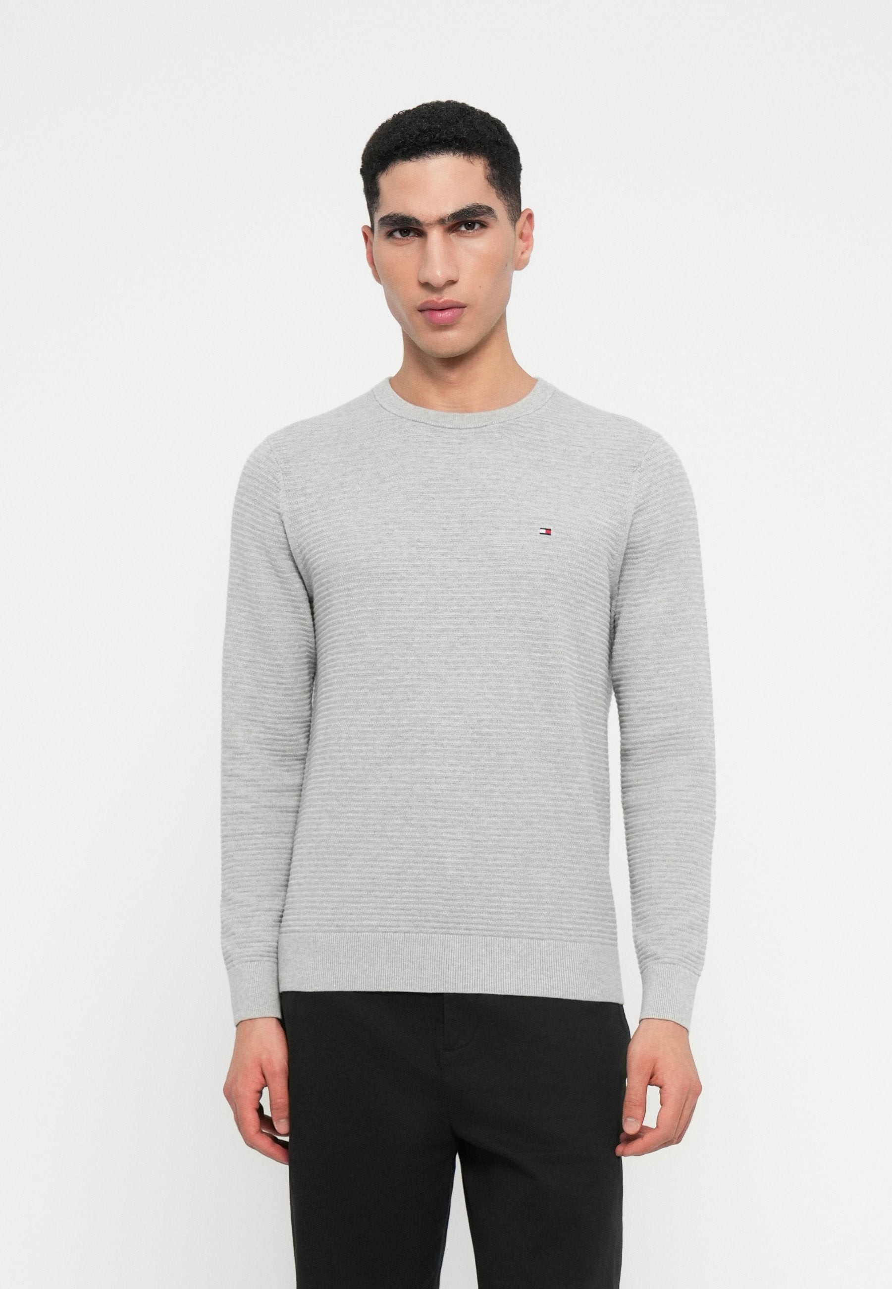 TEXTURED KNIT CREW NECK JUMPER Media 3