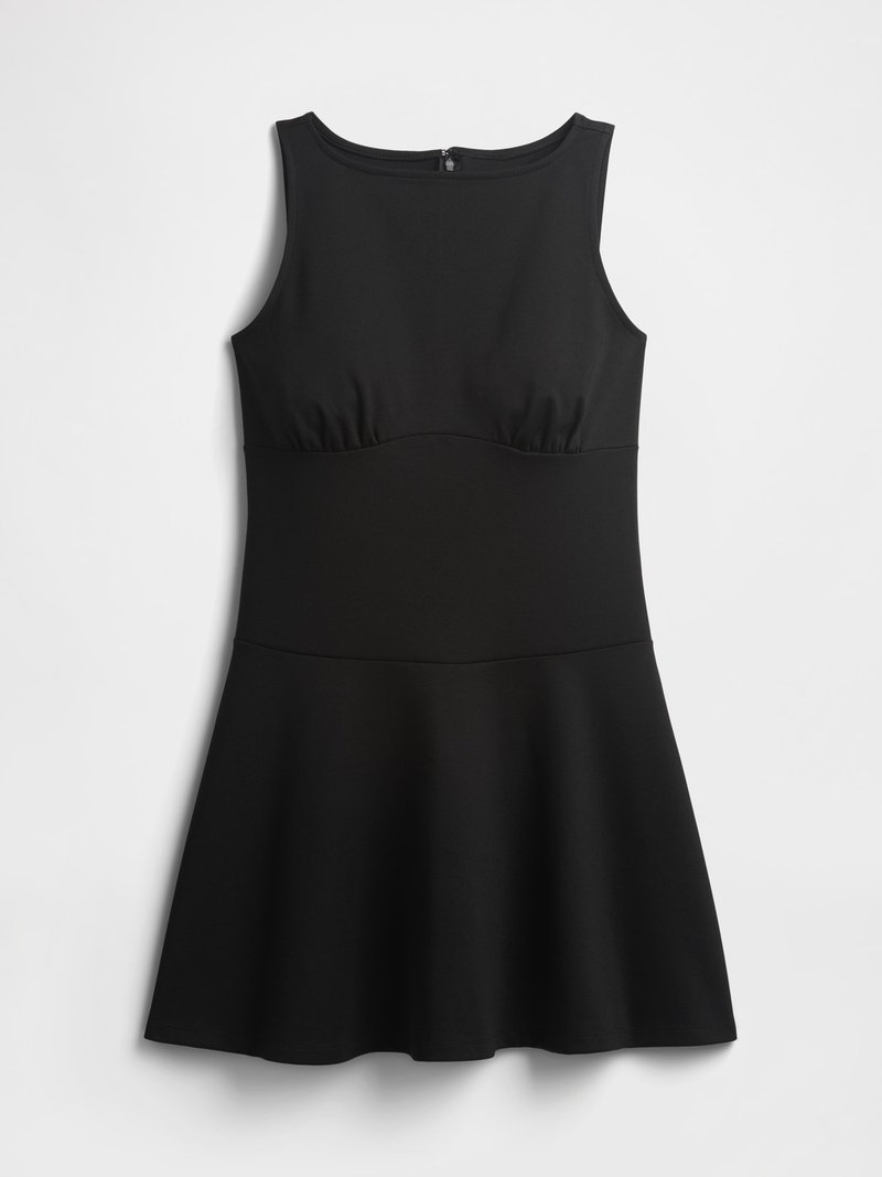 Ärmelloses schwarzes Kleid mit tailliertem Oberteil, rundem Ausschnitt und ausgestelltem Rock, flach auf weißem Hintergrund präsentiert.