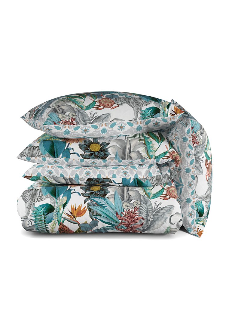 CXL by Christian Lacroix