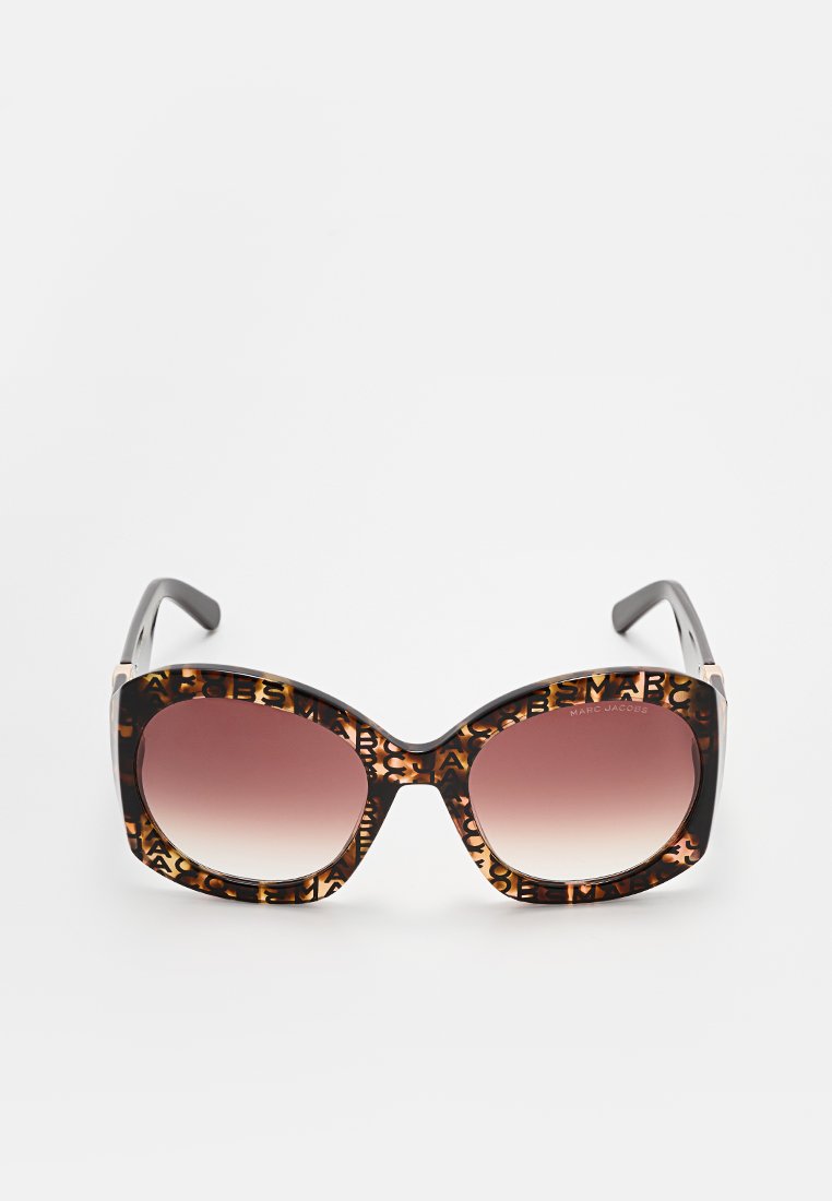 MARC JACOBS