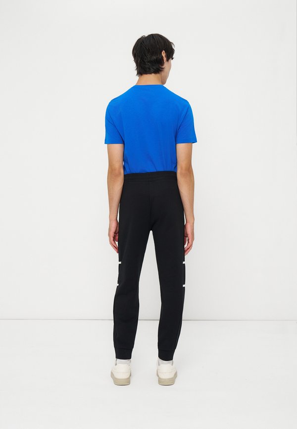 EA7 Emporio Armani