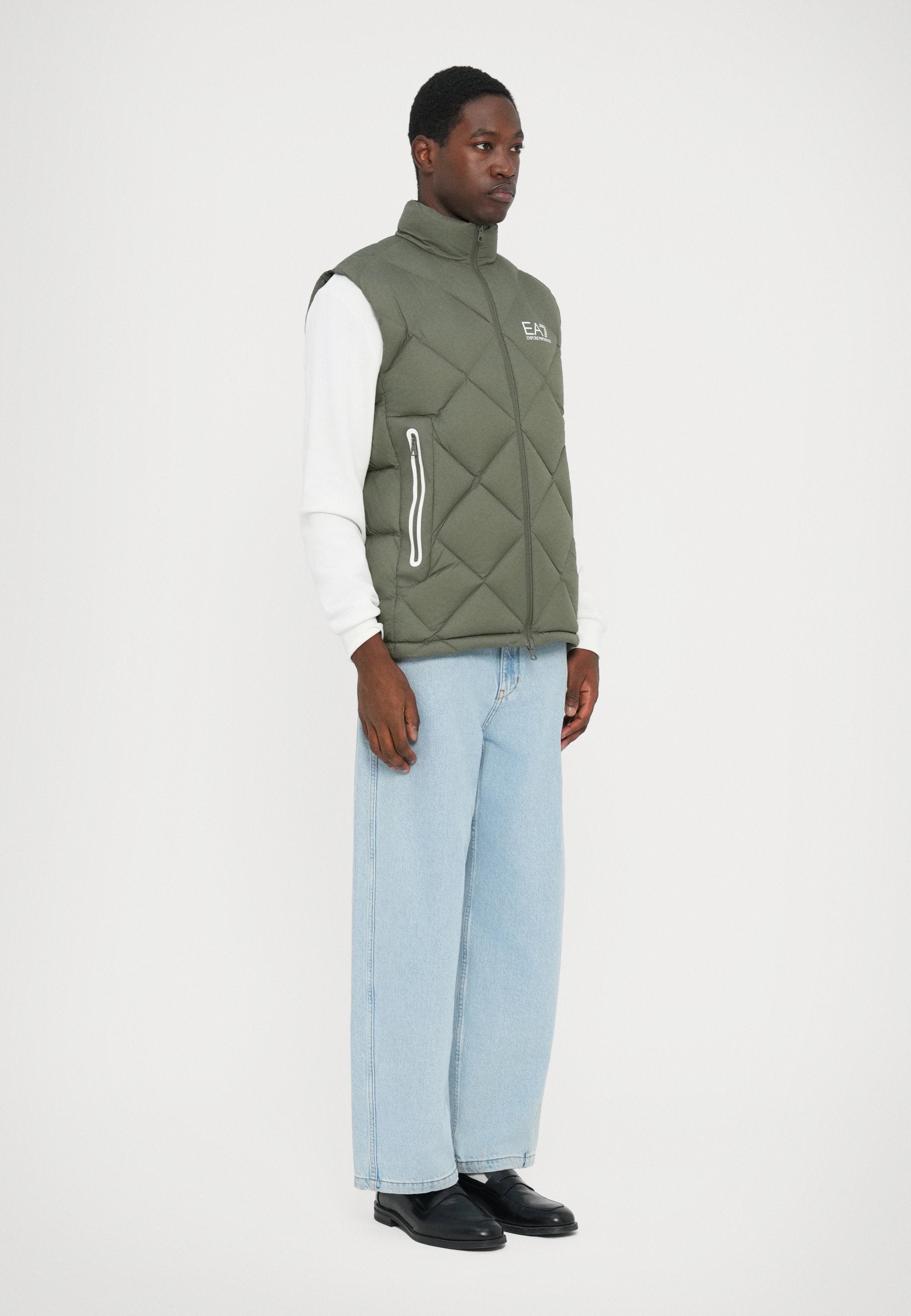 MOUNTAIN QUILTED VEST Media 5