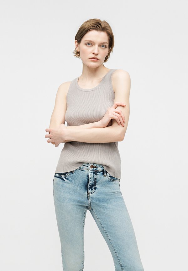 Armani Exchange