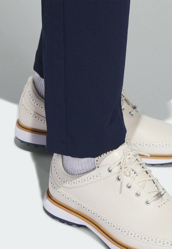 adidas Performance GO-TO PLEATED