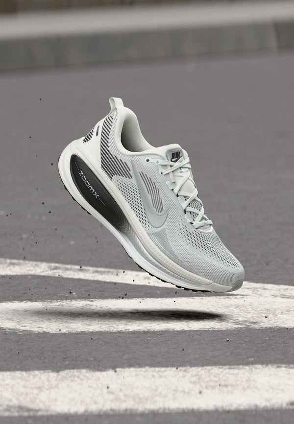 Nike Performance VOMERO 18 - Road running shoes - summit white/metallic silver-coloured/black/off white