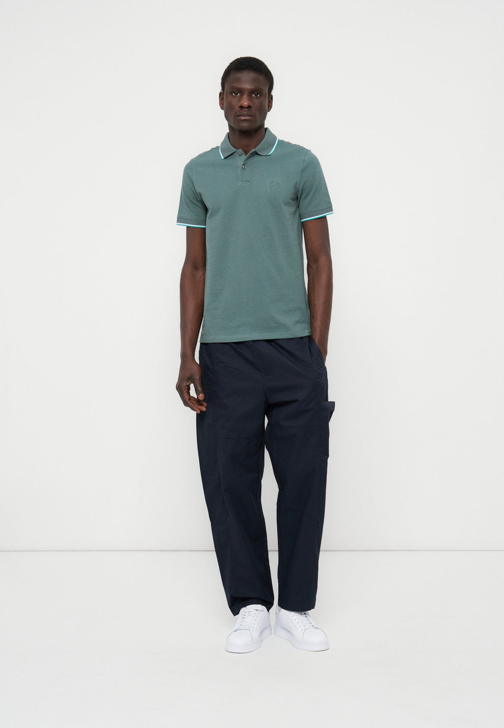 Armani Exchange Chino Media 3