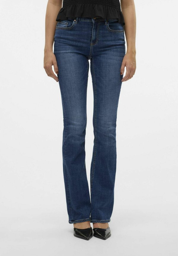 Vero Moda Flared fit VMFLASH Mid rise - Bootcut jeans - dark blue denim