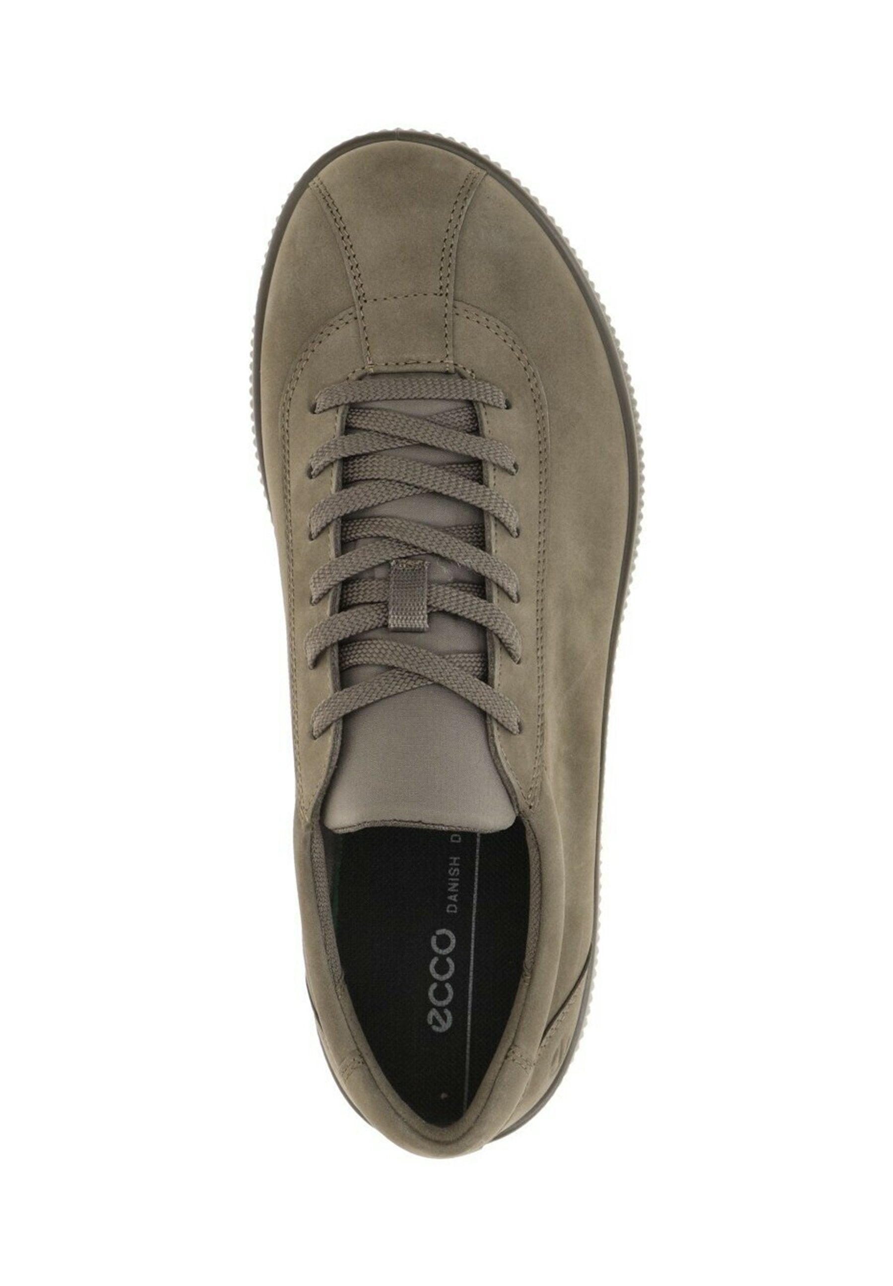SNEAKERS Media 3