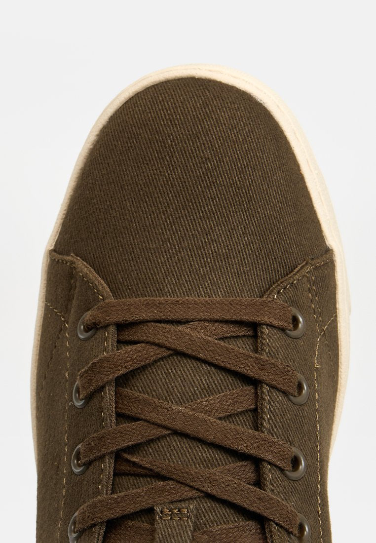 TOMS