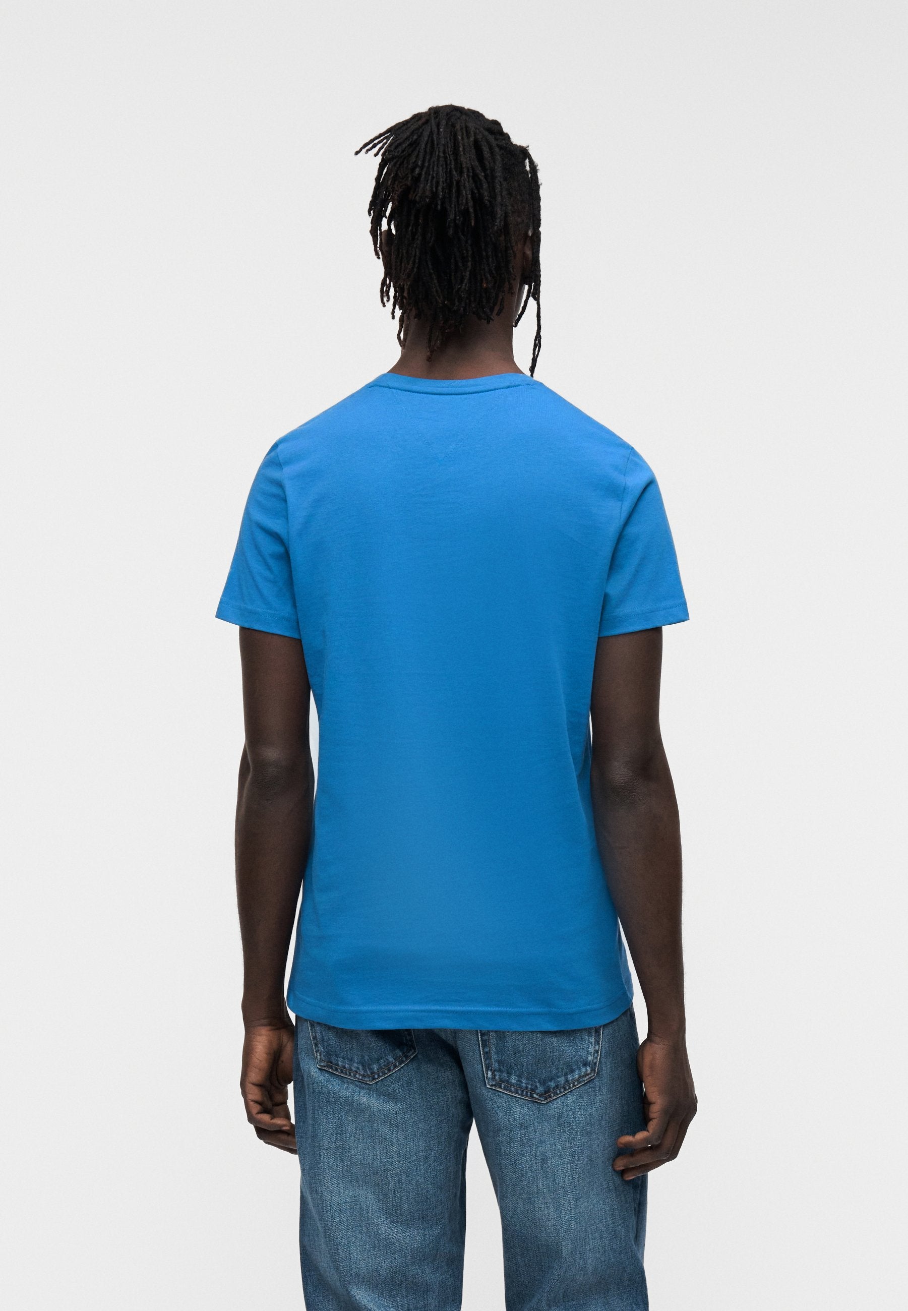 LOGO TEE Media 4