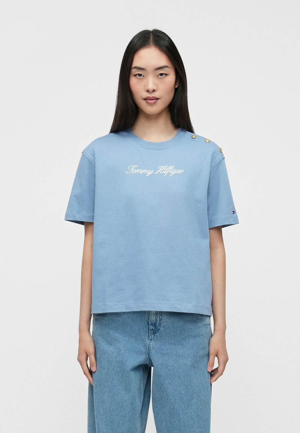 GOLD-TONE BUTTON LOGO EMBROIDERY RELAXED T-SHIRT Media 3