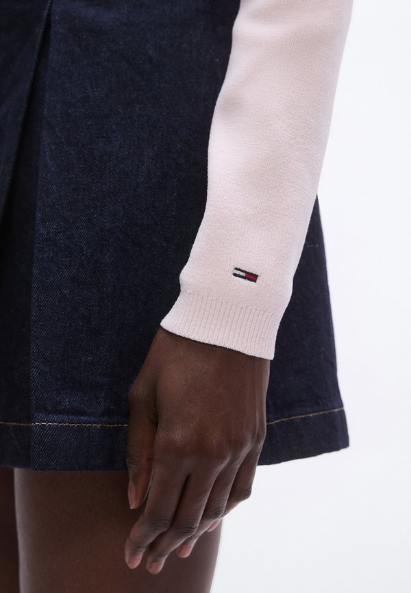 Tommy Jeans STITCH LOGO CHENILLE SLIM CROPPED JUMPER