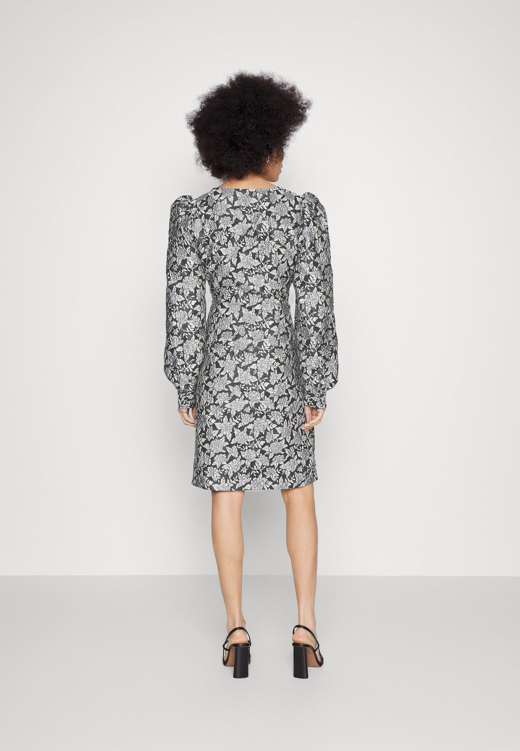 PIECES Tall PCMERCY V NECK DRESS