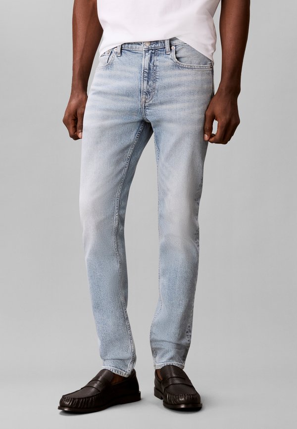 Calvin Klein Jeans SLIM TAPER  - Jeans Tapered Fit - cool metal