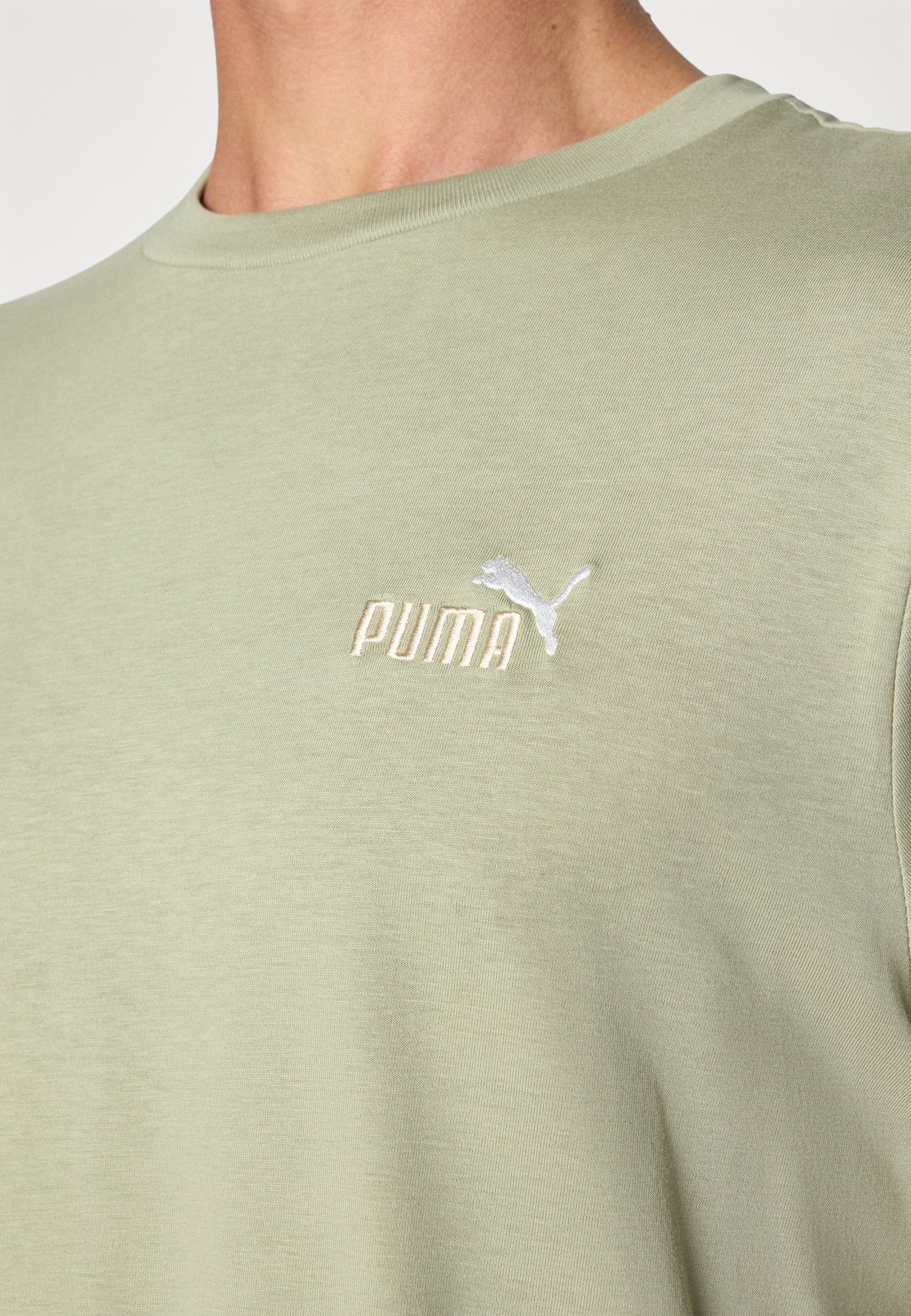 Puma 2 COLOR SMALL NO. 1 LOGO TEE