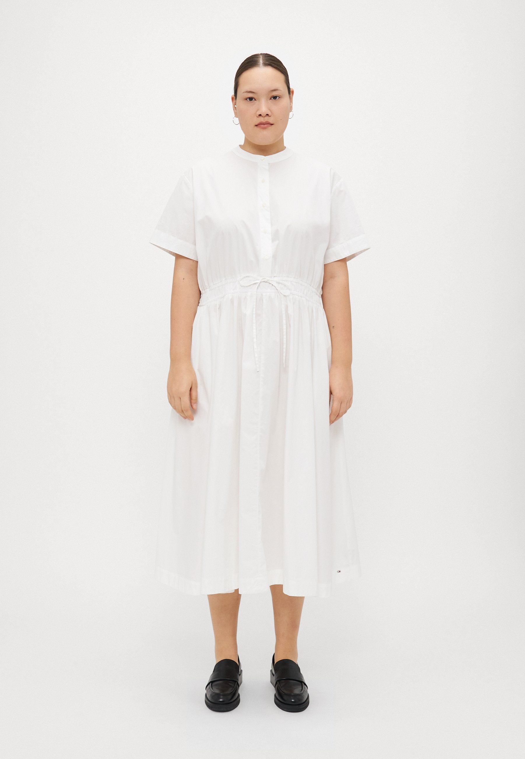 SMOCKED MIDI DRESS Media 3