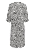 Schwarz-weißer knieumspielender Kleid mit floralem Muster, kurzen Ärmeln, V-Ausschnitt und einem elastischen Bund für eine entspannte Passform.