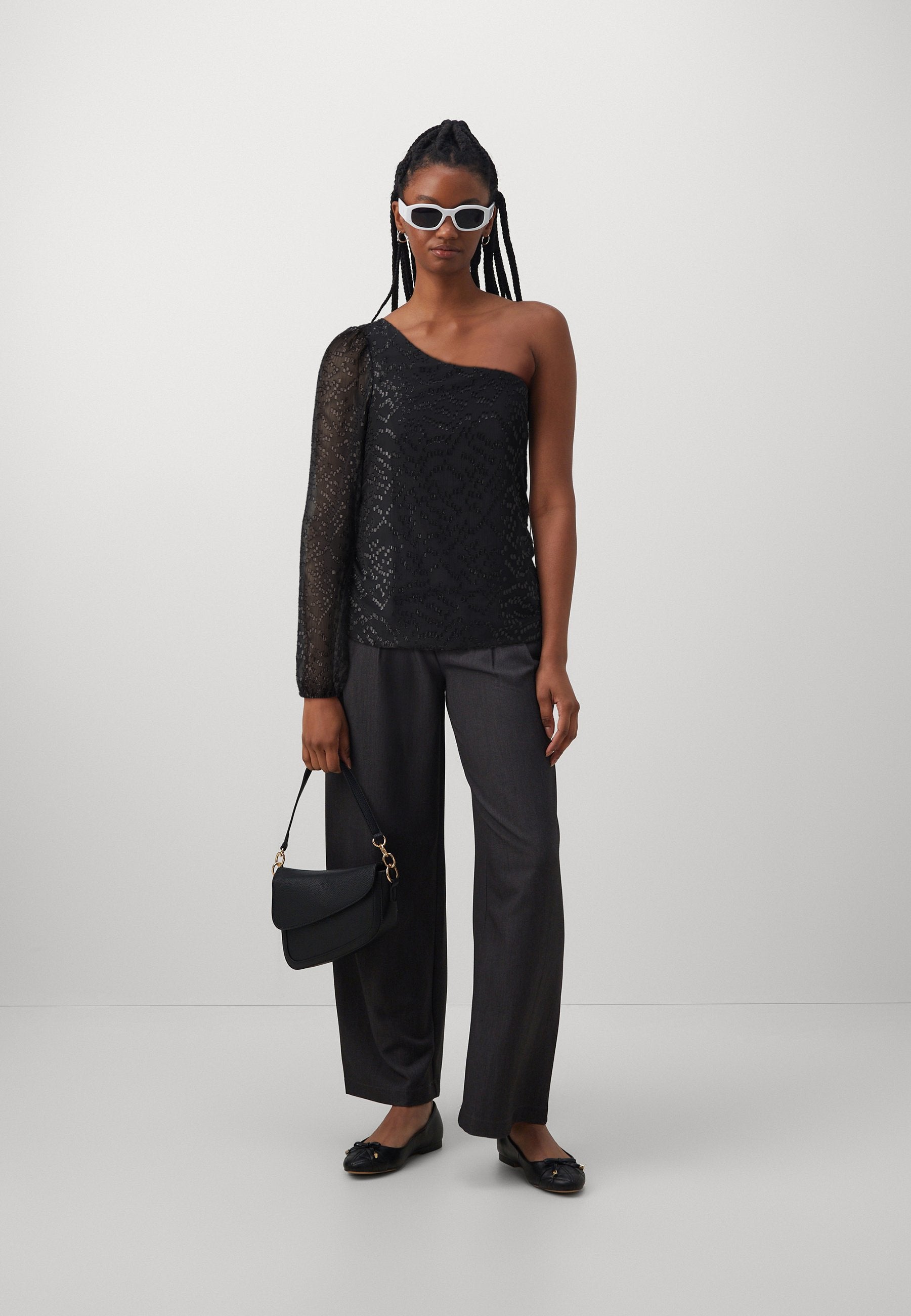 ONLSARAH ONE SHOULDER Media 2