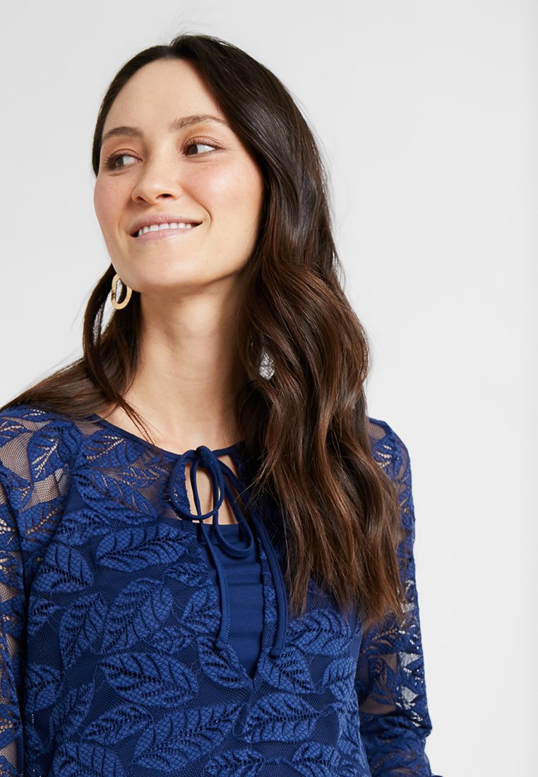 Queen Mum DRESS