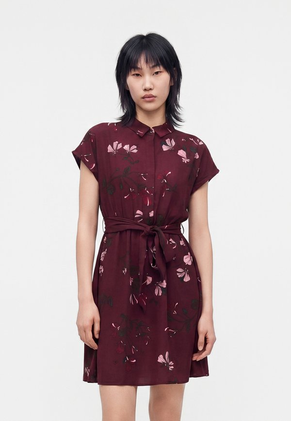 Vero Moda VMNEWHALLIE DRESS - Shift dress - winetasting