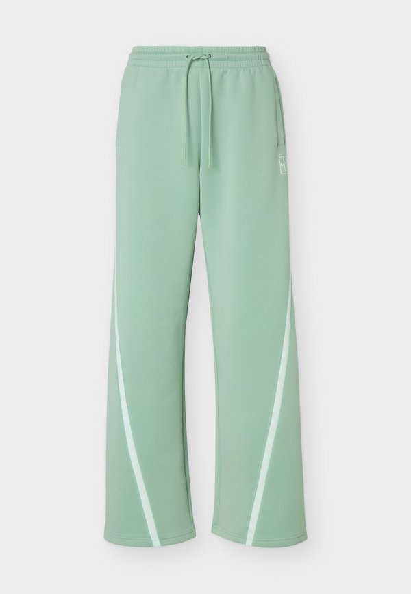 Nike Performance NIKECOURT ADVANTAGE - Tracksuit bottoms - steam/white