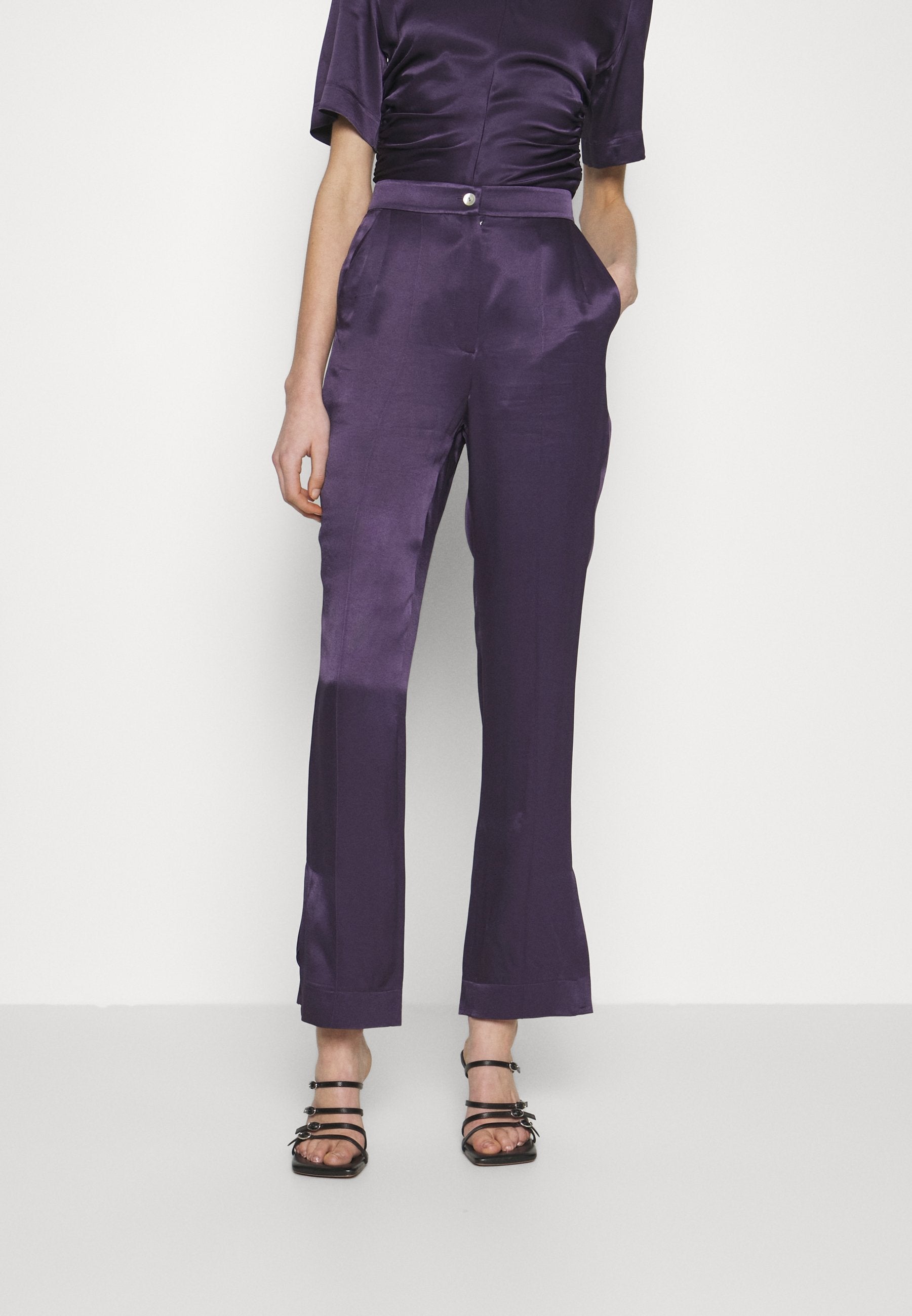 Materiel SLITS OUT PANTS