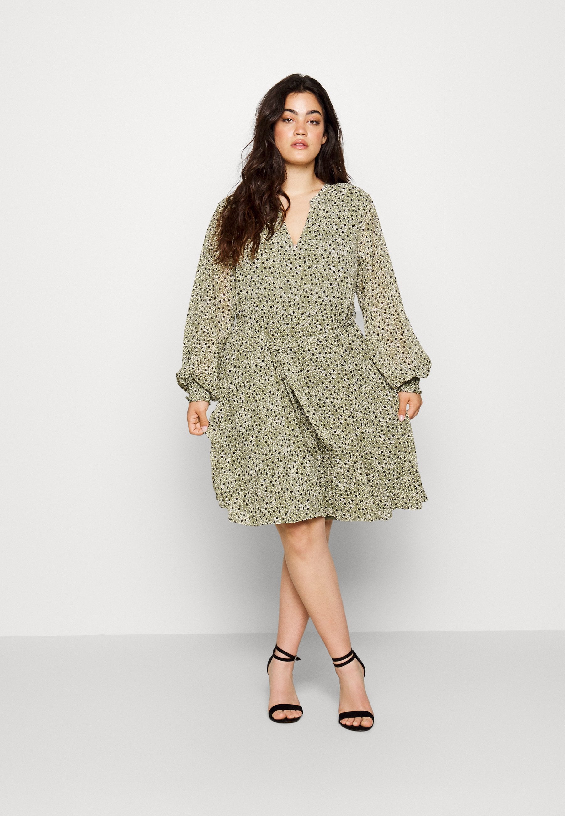 EVOKED VILA VIADELINE DRESS