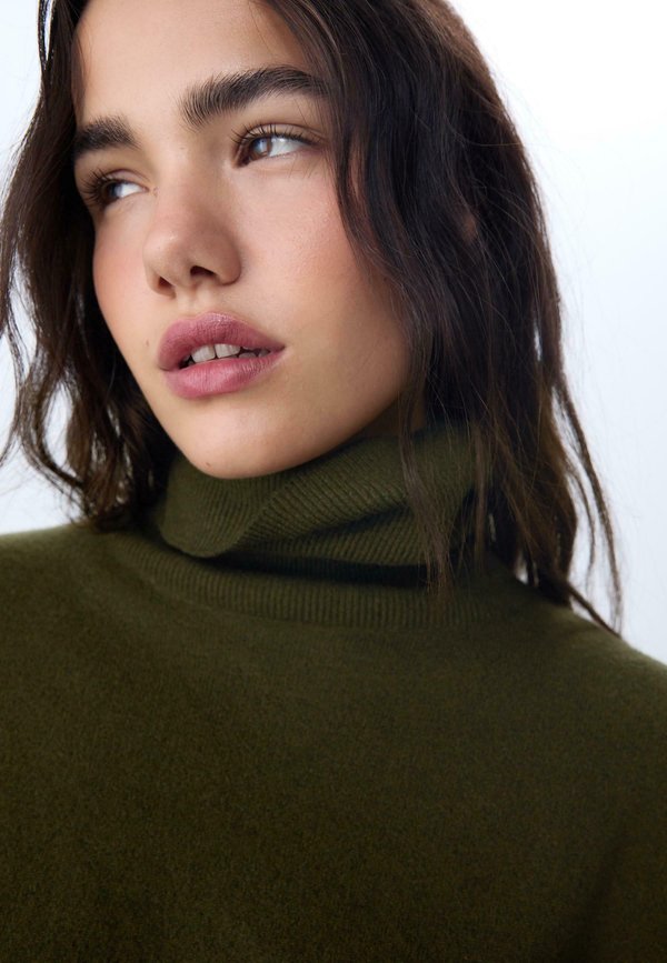 Stradivarius BASIC HIGH NECK