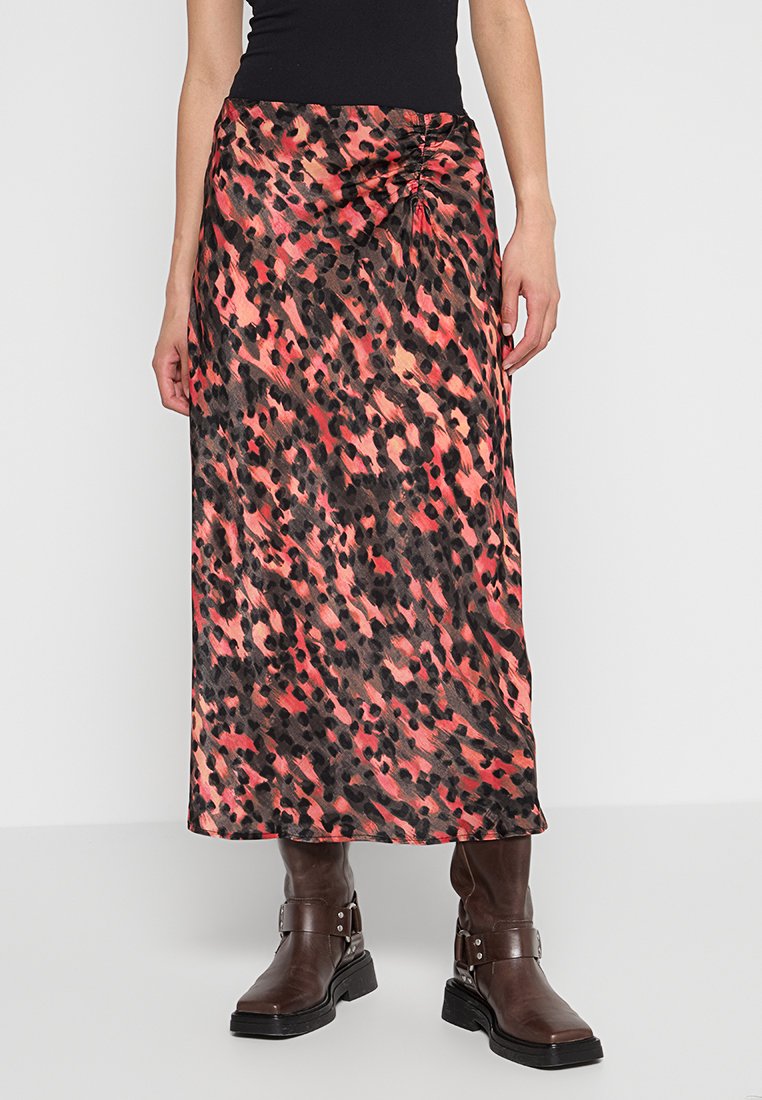 DKNY Maxirock Media 1