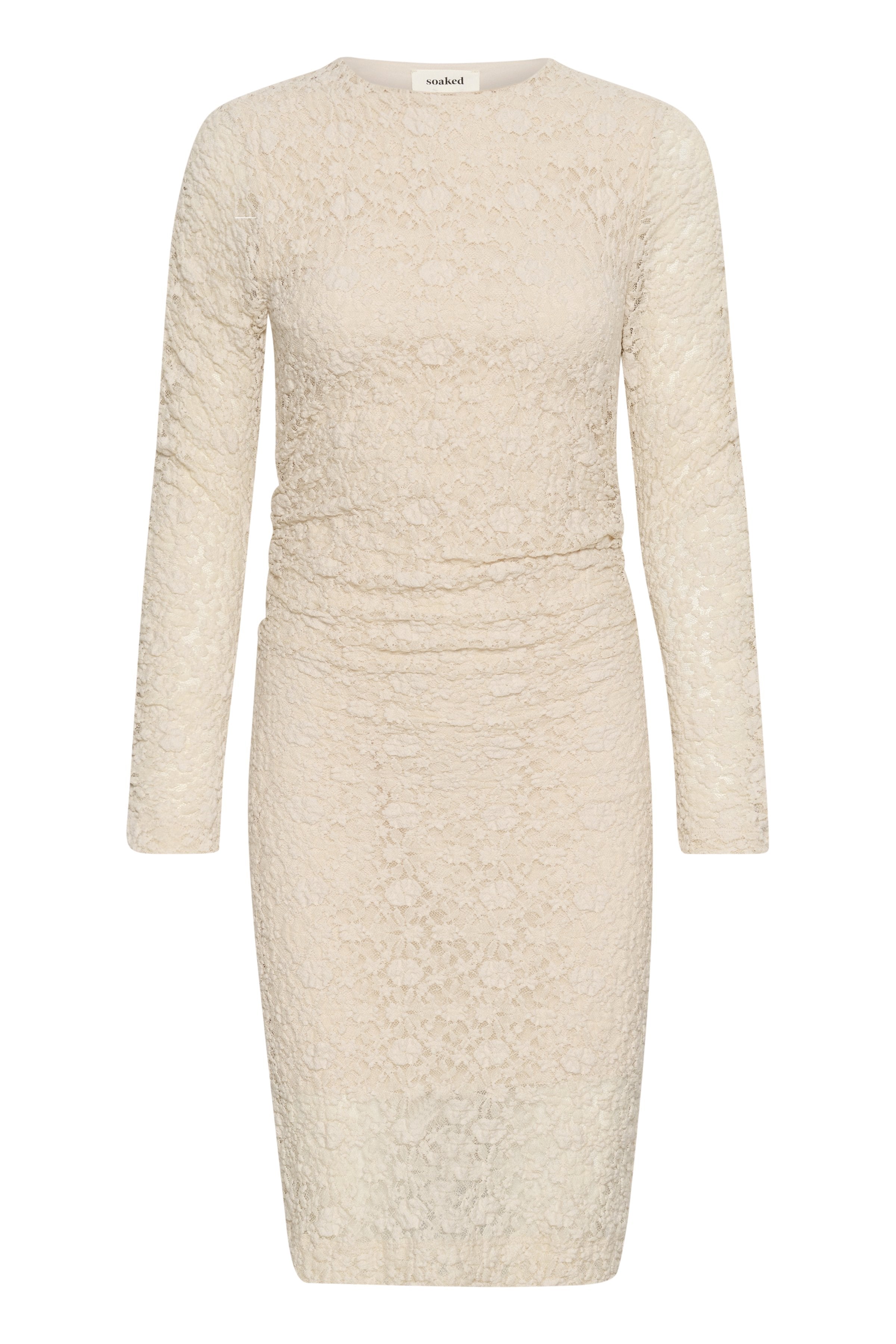 Langärmliges cremefarbenes Kleid mit strukturiertem Spitzenüberzug, figurbetontem Schnitt, rundem Ausschnitt und gerafftem Detail an der Taille.