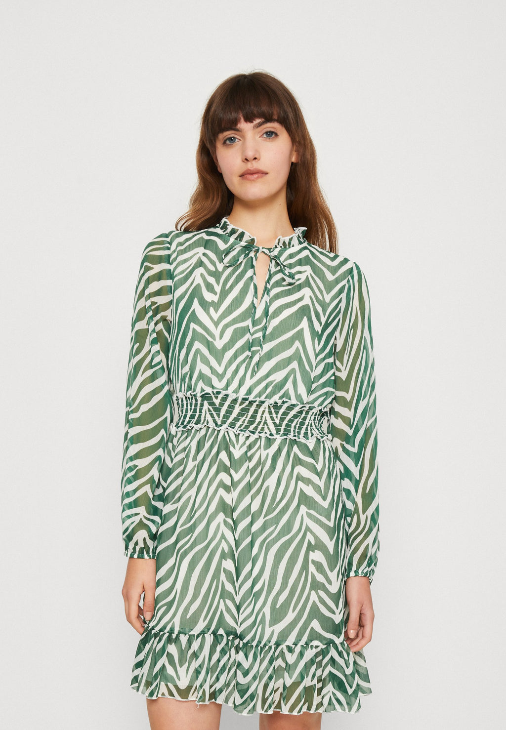 ONLDAISY SHORT SMOCK DETAIL DRESS Media 3