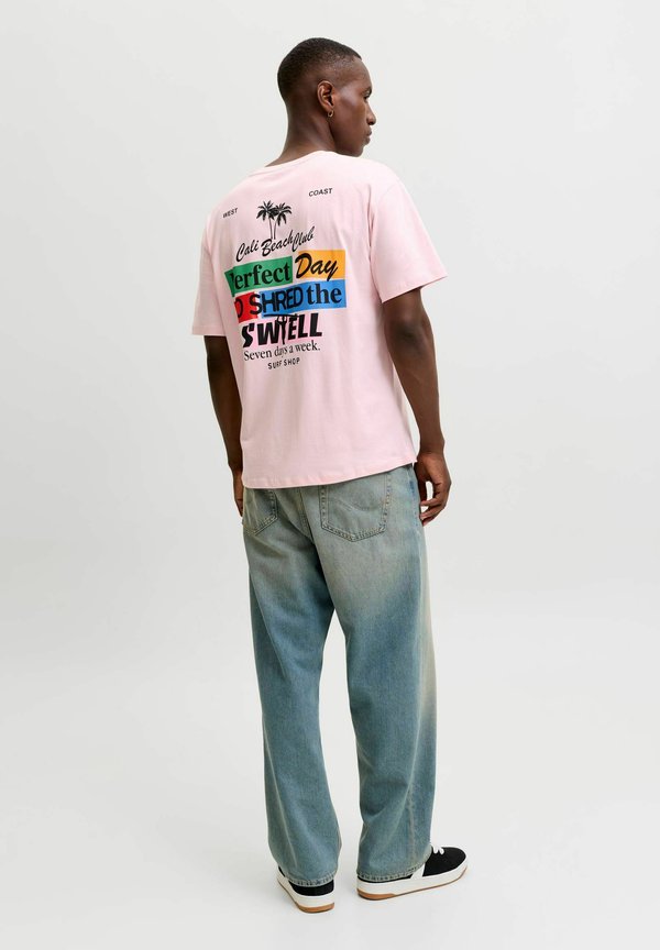 Jack & Jones T-SHIRT RÜCKENPRINT T-SHIRT - Print T-shirt - chalk pink