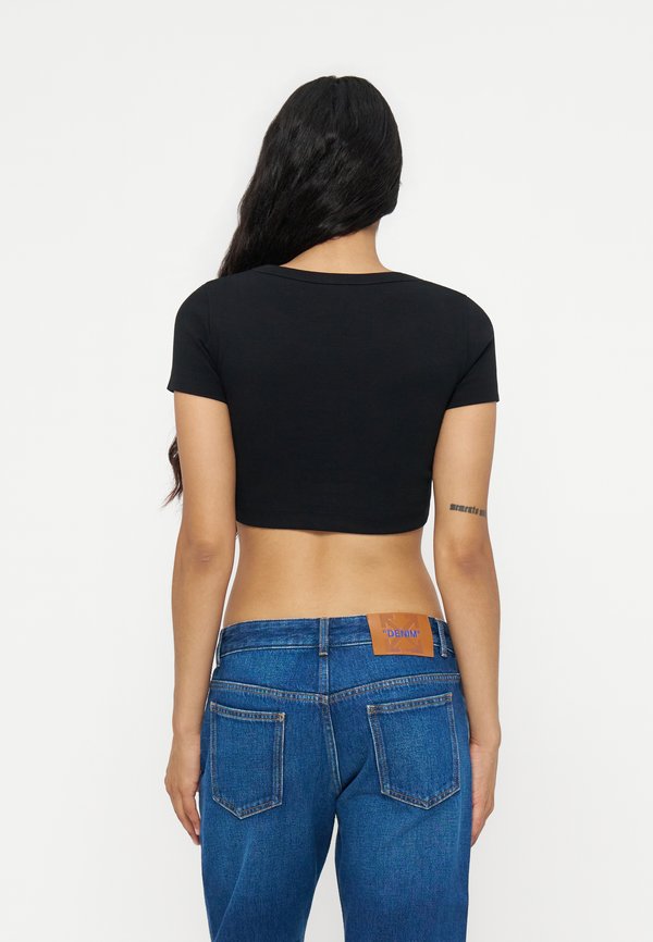 OFF-WHITE TEE
