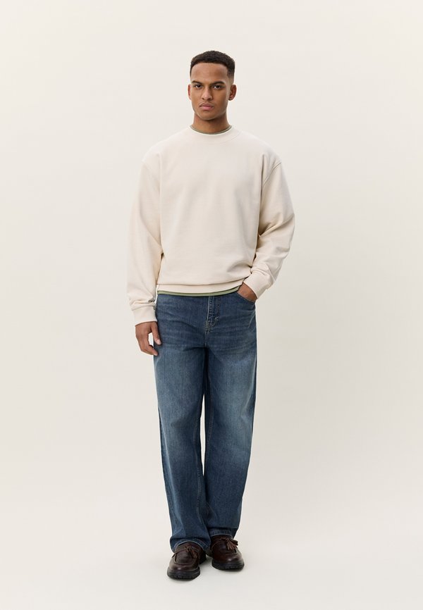 Les Deux ABRAM INSCRIBE SWEATSHIRT