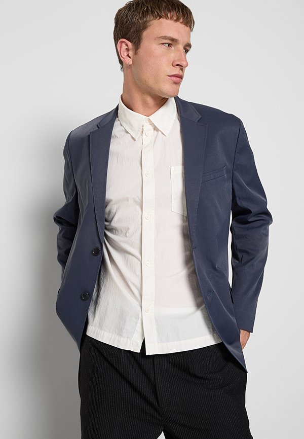 Calvin Klein YAGI