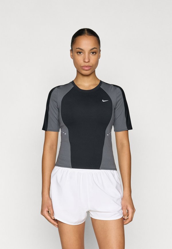 Nike Performance SWIFT TOP - Sports T-shirt - black/iron grey/reflective silver-coloured