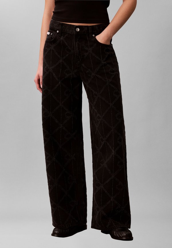 Calvin Klein Jeans LOW RISE - Baggy Jeans - worn black