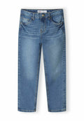 SIDE POCKETS AND REGULAR FIT Media 1