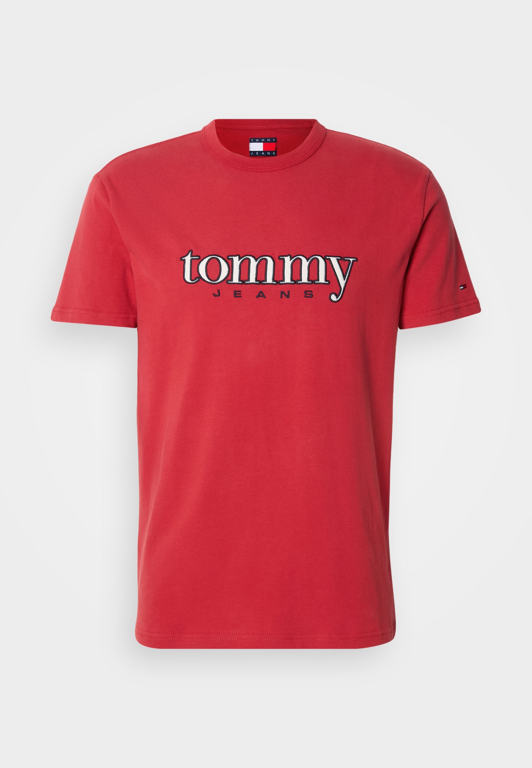Rotes Baumwoll-T-Shirt mit Rundhalsausschnitt, kurzen Ärmeln und einem kontrastierenden, gestickten "tommy JEANS"-Logo auf der Brust.
