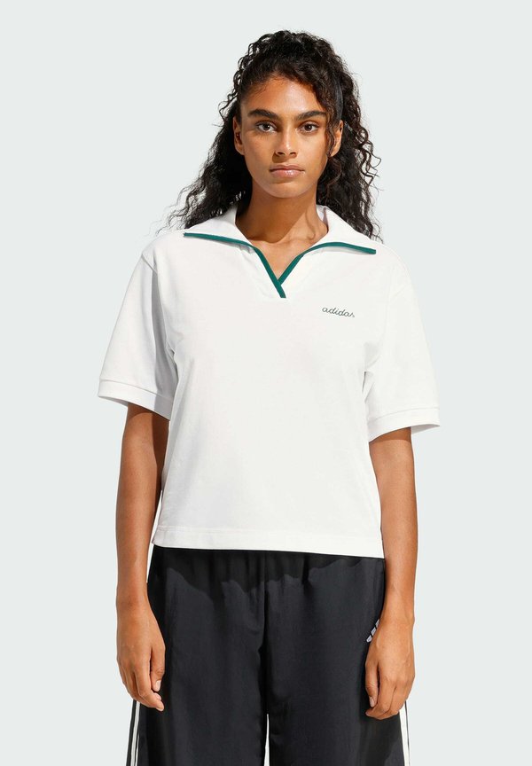 adidas Sportswear SEASONAL ESSENTIALS POP WITH EMBROIDERED GRAPHIC - Polo shirt - white   collegiate green