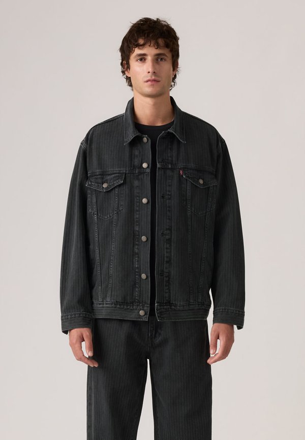 Levi's® RELAXED FIT TRUCKER